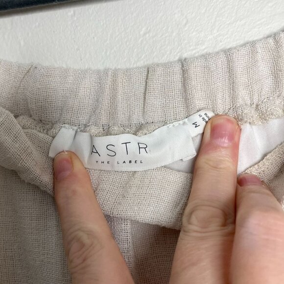 ASTR the Label Off Shoulder Shift Dress Beige Khaki‎ Knit Size Medium - Picture 7 of 11